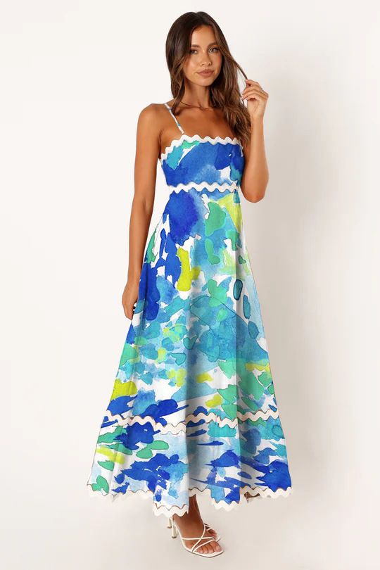 24 Summer New Solid Color Lace Spliced Elegant Sling Strap Bra Large Swing Dress-88106_voghion.com
