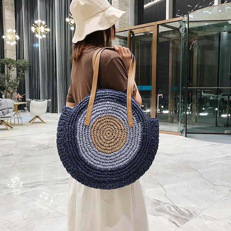 Borsa a tracolla in paglia intrecciata rotonda alla moda di grande capacità, fatta a mano, per l'estate, la spiaggia, i viaggi e le vacanze, da donna_voghion.com