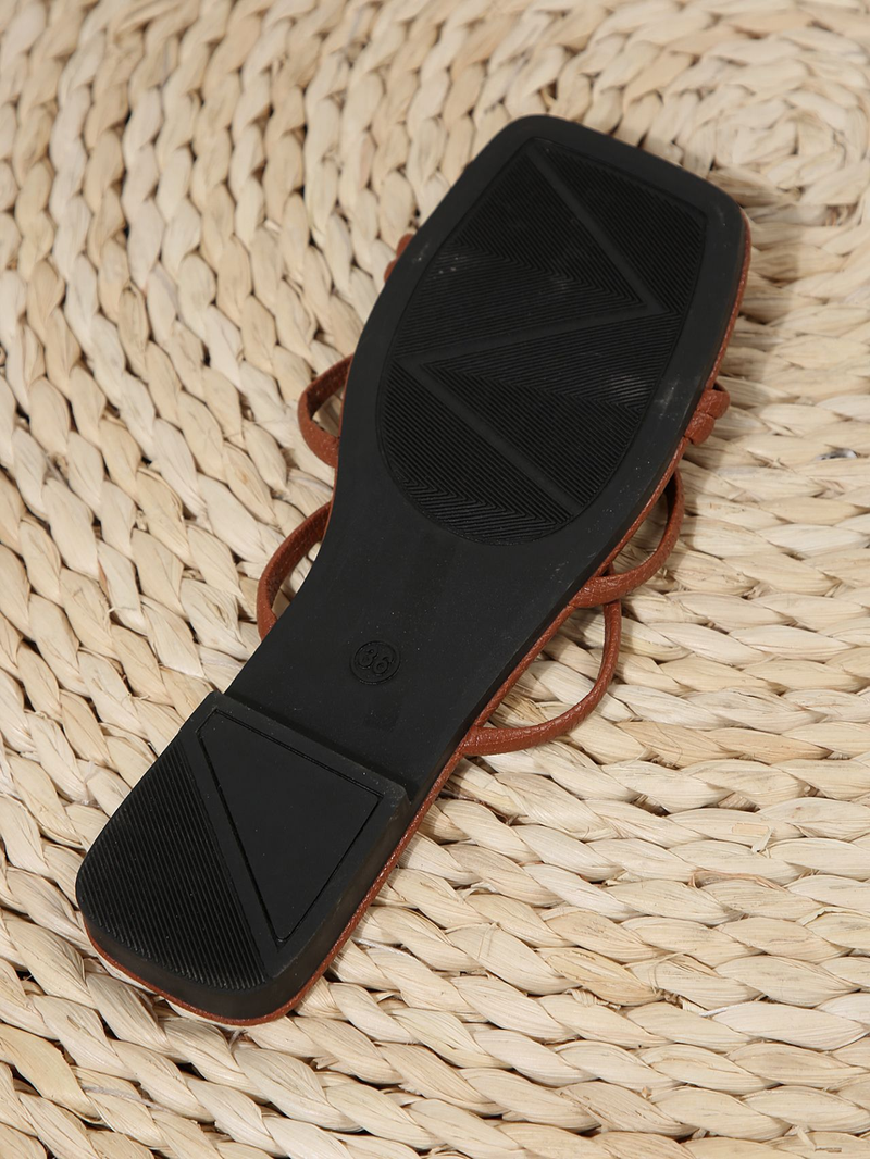 2024 Sommer Neue Große Dicke Sohle Hang Ferse Eine Linie Schnalle Strand Sandalen frauen_voghion.com