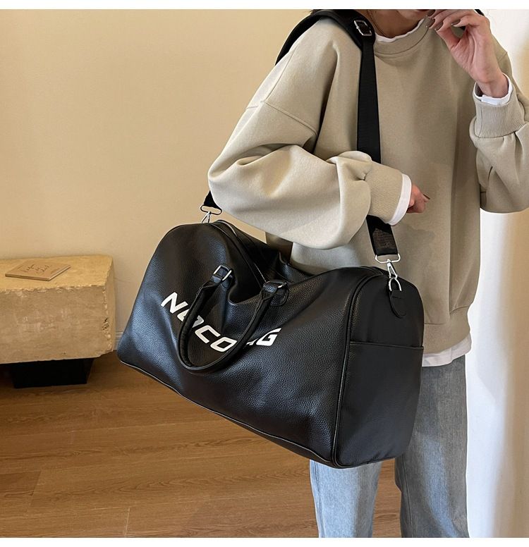 Kostengünstige Leder-Fitness-Frauen-koreanische Cross-Body-Sport-Minimalist-Briefgepäck-Reisetasche mit großer Kapazität_voghion.com
