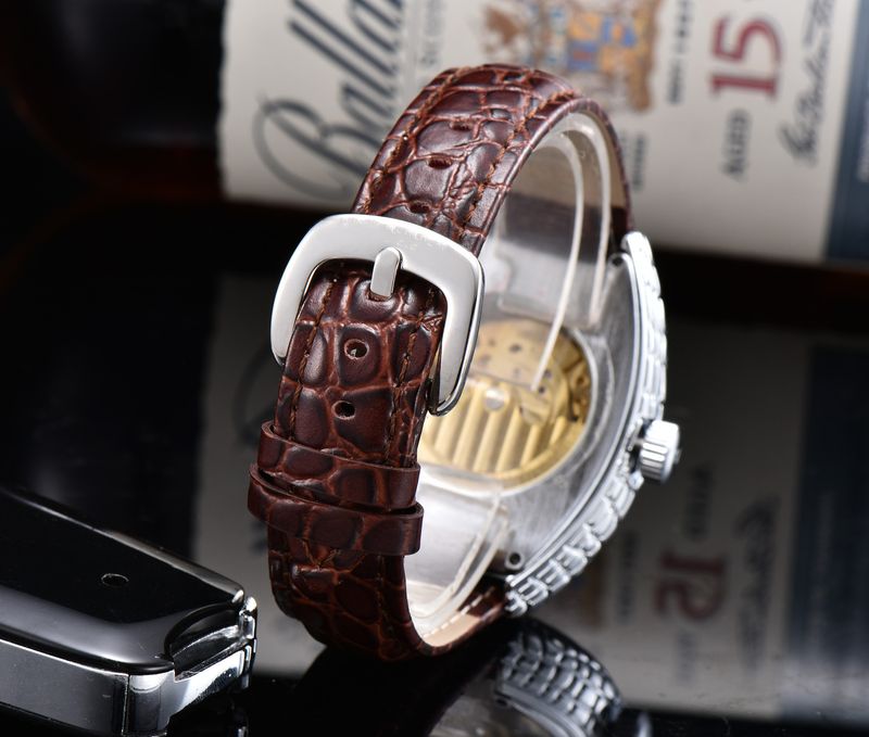 2023 Orologio da uomo quadrato con secchiello per vino francese, meccanico automatico trasparente, con testa di fantasma_voghion.com