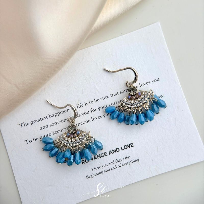 Design Elegant Fan-shaped Crystal Tassel Earrings Handmade Bohemian Hooks High-end Ethnic Style Ear Jewelry_voghion.com
