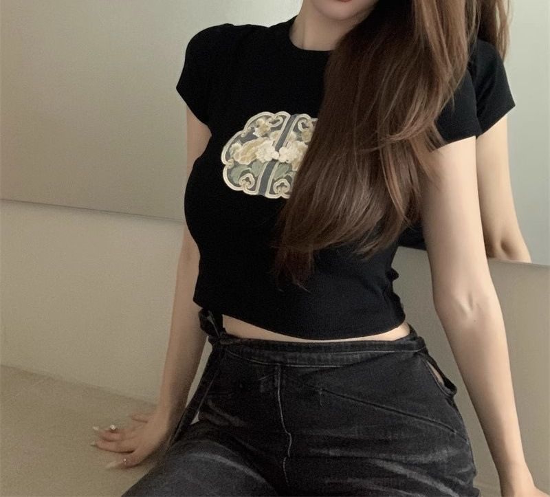 Zomer nieuw Chinees geborduurd mouw t-shirt voor vrouwen met een niche design gevoel, geknoopt wit kort topje_voghion.com