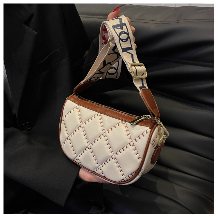 Damentaschen Neu 2023 Frischer Stickgarn-Trend Damentaschen Aolid-Farbdiamanttasche Damen breiter Schultergurt Nischensatteltasche_voghion.com