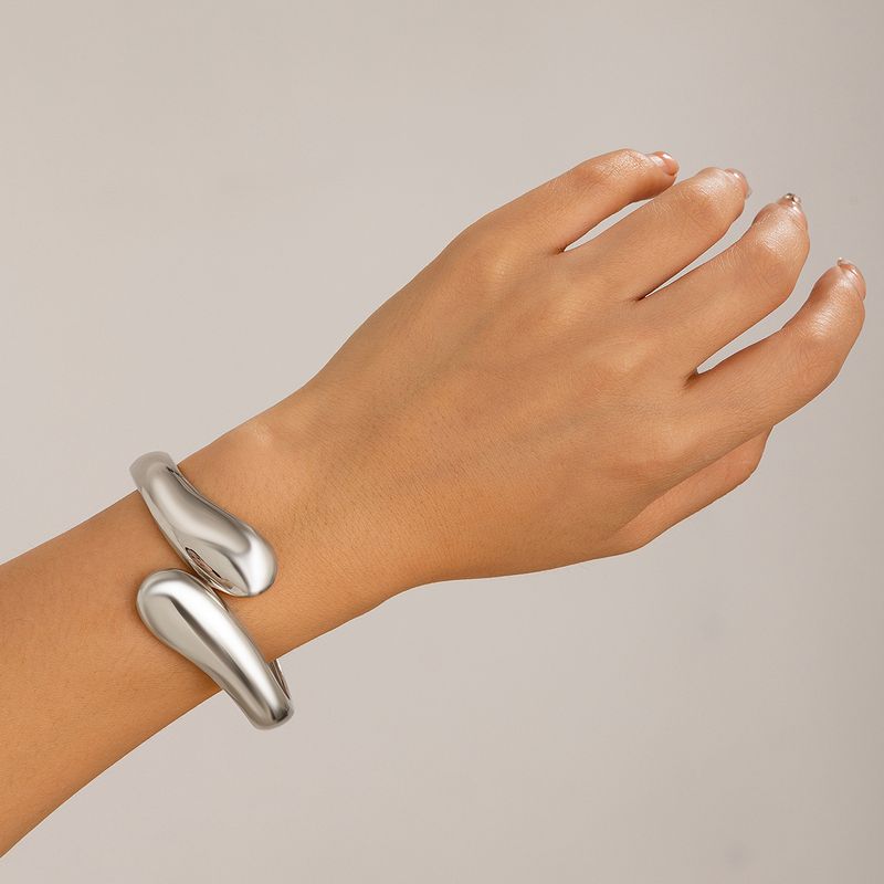 Temperament Baroque Big Pearl Ins Stacked Bracelet, Exaggerated Irregular Winding Bracelet_voghion.com