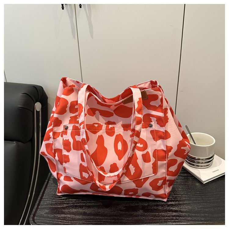 Leopard Print Canvas Tote Bag Women's Large-capacity Bag Portable Commuter Bag Versatile Shoulder Mommy Bag_voghion.com