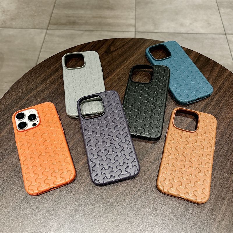The Ins Woven Wolf Tooth Pattern Is Suitable For IPhone 16 Promax, Minimalist And Fashionable Apple 15 Pro, And Soft 14 Phone Cases._voghion.com