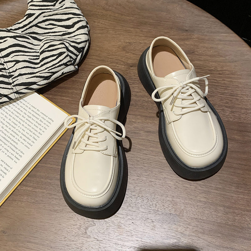 Piccole scarpe in pelle da donna stile britannico 2023 Nuova primavera ed estate studentessa testa grande retro cinturino nero fondo spesso aumento scarpe singole jk_voghion.com