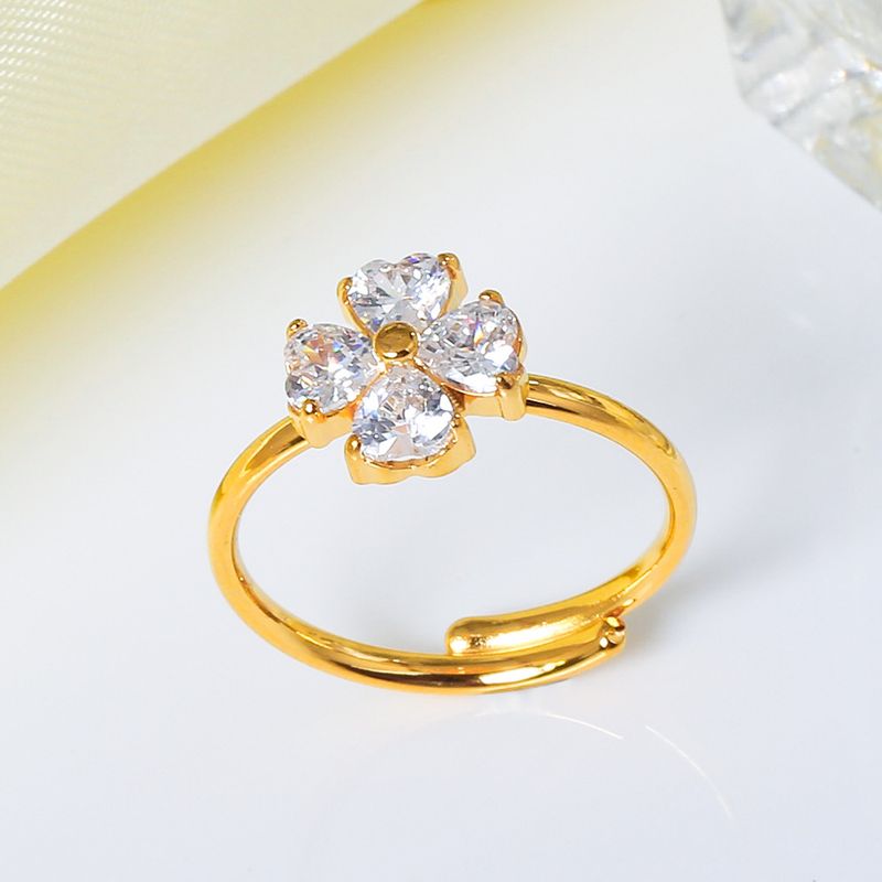 Anello da donna con quadrifoglio color oro resistente alla luce, design di lusso di alta gamma, di nicchia_voghion.com
