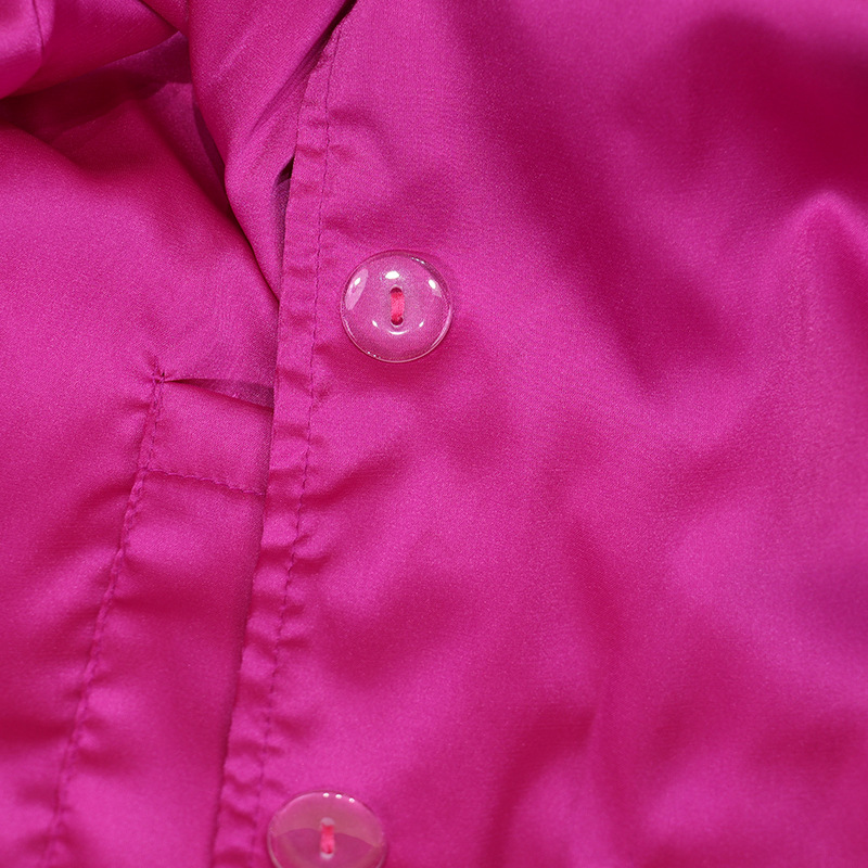 Abito da donna in raso con colletto e pantaloni dritti alla moda_voghion.com
