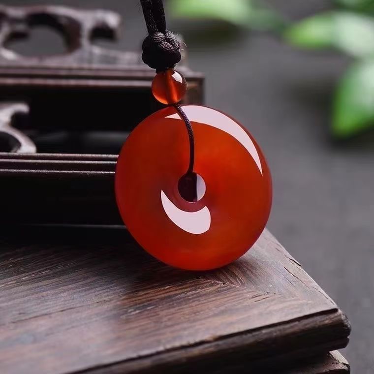 Ice-grade Agate Emerald Green Peace Pendant, Jade Agate Pendant, Jade Necklace, Main For Health And Peace._voghion.com