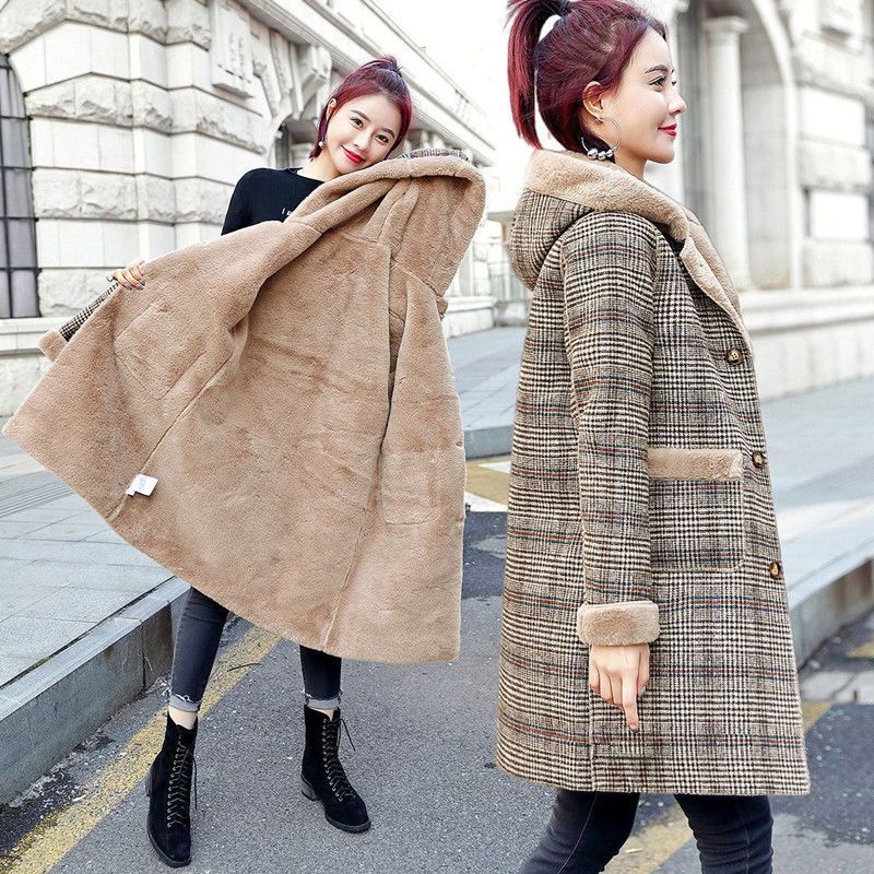 Damen-Wintermantel aus karierter Wolle mit Kunstpelzkapuze – mittellanger, warmer Übermantel, dickes Fleecefutter, entspannte Passform (Größen S-XXXL, klassisches Tartan_voghion.com