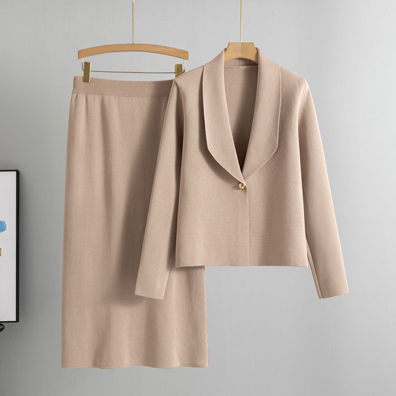 2025 Nieuwe herfst-winter dames tweedelige pakset met vest, trui, jas en rok_voghion.com