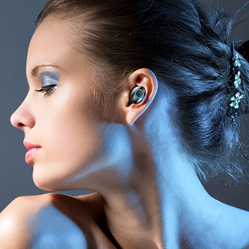 New Three-screen Intelligent Digital Display Power Wireless High-end Fashionable Mirror Sports Game Music_voghion.com