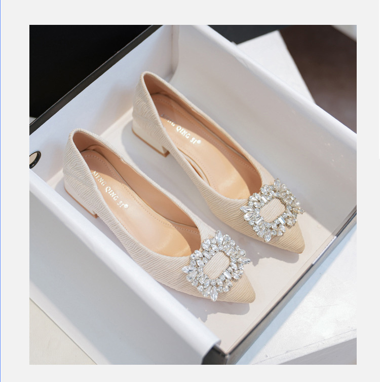Small size women's shoes 32 yards net red pointed toe rv rhinestone square buckle thick heel single shoes goddess temperament black work shoes _voghion.com