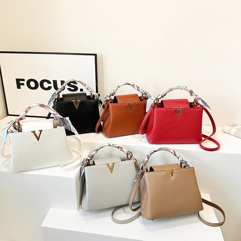 2024 Neue Lychee Vee Intarsien Gold Rand Tote Leichte Luxus Handtasche Einzelne Schulter Crossbody Große Kapazität Damen Tasche_voghion.com