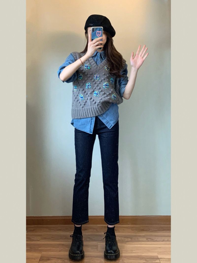 Outfit im Milchstil mit Strickweste mit V-Ausschnitt, Sinn für Damendesign, Nische und vielseitig, ärmelloses graues Oberteil_voghion.com