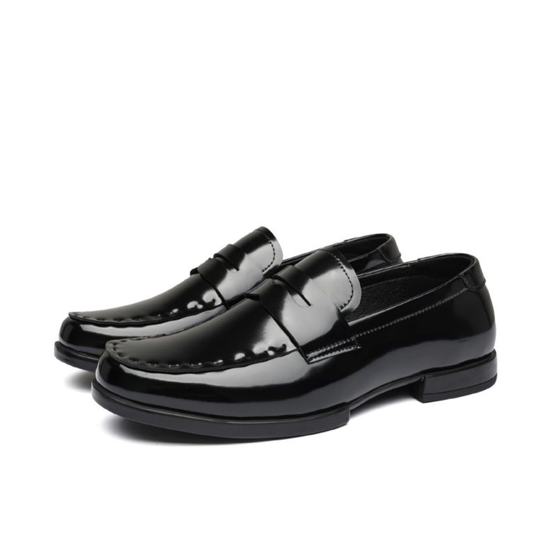 Mocassini bassi casual in pelle verniciata lucida, nuovi, estivi 2025, fatti a mano, con tomaia morbida, stile britannico, scarpe da uomo_voghion.com