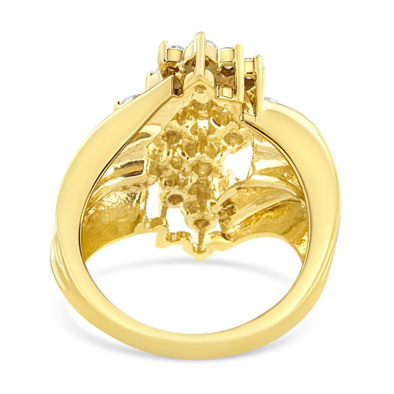 10K Yellow Gold 1 1/2 Cttw Diamond Cluster Tapered Shank Cocktail Ring Cocktail Ring (I-J Color, I1-I2 Clarity)_voghion.com