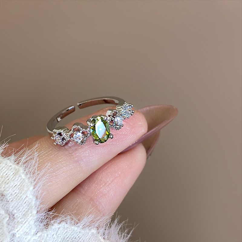 Olivgrüner Zirkonring im französischen Hofstil – Elegantes, luxuriöses, offenes Design für Damen_voghion.com