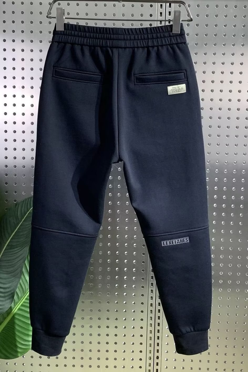 Pantaloni da uomo per uomo in autunno e inverno nuovi pantaloni sportivi da legare ai piedi di marca lavorati a maglia, larghi e versatili, pantaloni della tuta elastici per piedi piccoli_voghion.com