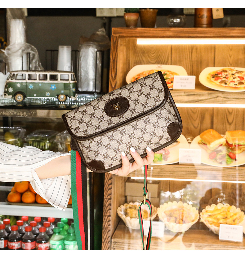 Väska 2023 New Fashion Unisex Mode Tiger Head One Shoulder Crossbody Väska Midjeväska Bröstväska Sommar Liten Väska Mångsidig_voghion.com