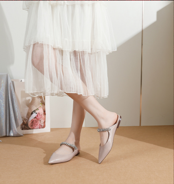 Chaussures de demoiselle d'honneur de mariage pour femmes, avec chaîne à bout pointu et fond souple, nouvelle collection été 2024_voghion.com