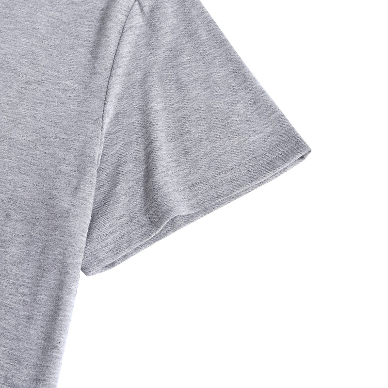 Das Damen-T-Shirt „Love Is Love“ von Rainbow Sunflower ist eine coole Möglichkeit, mehrere Lieben zu tragen_voghion.com