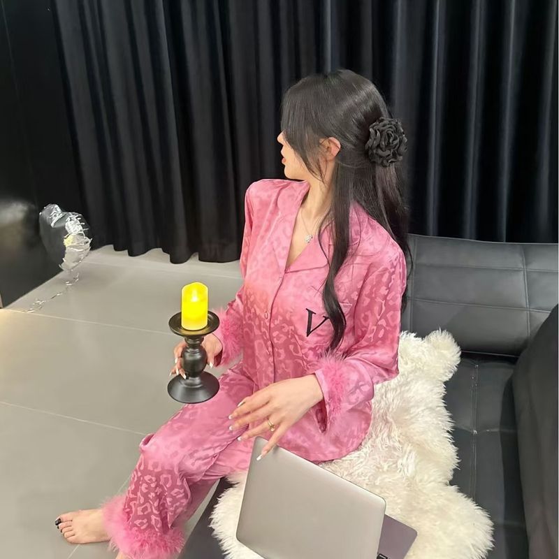 Underwear & Sleepwears Leopard Feather High End Pajamas For Women Autumn And Winter Gold Velvet Long Sleeved Comfortable Home Clothes Suit_voghion.com