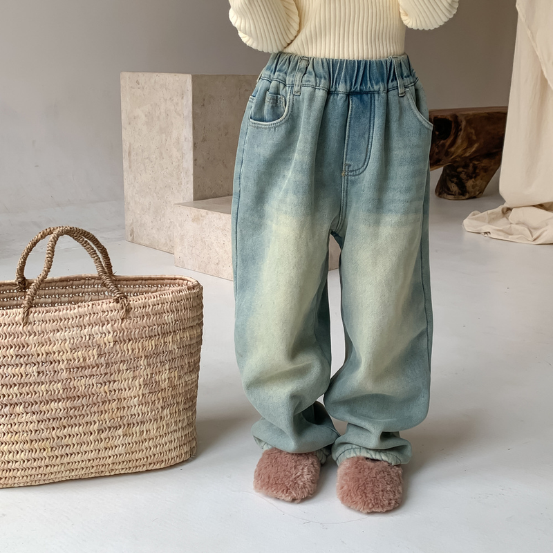 Children's 2023 winter women's baby Korean wash white denim straight leg pants children's casual all-in-one plush_voghion.com
