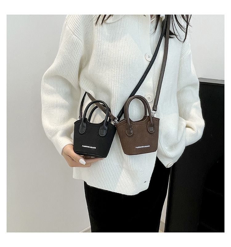 Borsa a secchiello da donna, alla moda, con tracolla monospalla, stile Candy Lover, con rossetto, da portare a spalla, rossa_voghion.com