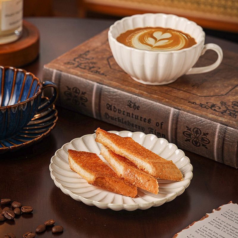 Taza y platillo de cerámica con crisantemo azul y blanco para café, té de la tarde y latte, para oficina_voghion.com
