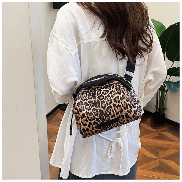 Borsa a tracolla in tela Shell Women 2025, nuova estate, semplice e versatile, con stampa leopardata._voghion.com