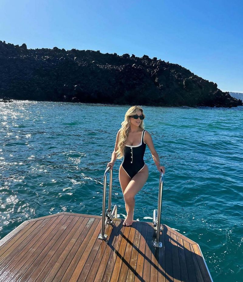 2025 New Minimalist Black And White Small Fragrance One-piece Swimsuit Set For Women 25313_voghion.com