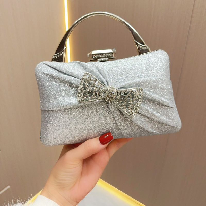 Borsa da sera piccola piegata con diamanti acqua New Party da donna_voghion.com