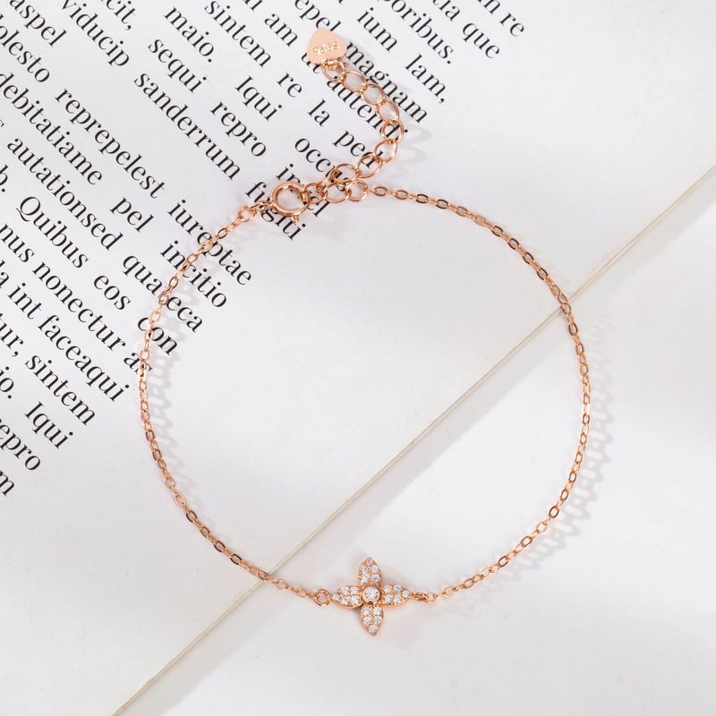 Leichtes, luxuriöses S925-Sterlingsilber-Nischendesign, hochwertiges vierblättriges Kleeblatt-Armband für Frauen mit eingelegtem Zirkon, ultrafeiner Handschmuck_voghion.com