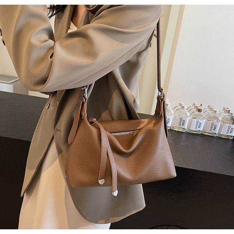 Sac fourre-tout de grande capacité pour femmes, sac à bandoulière simple minimaliste français, nouvelle collection 2024_voghion.com