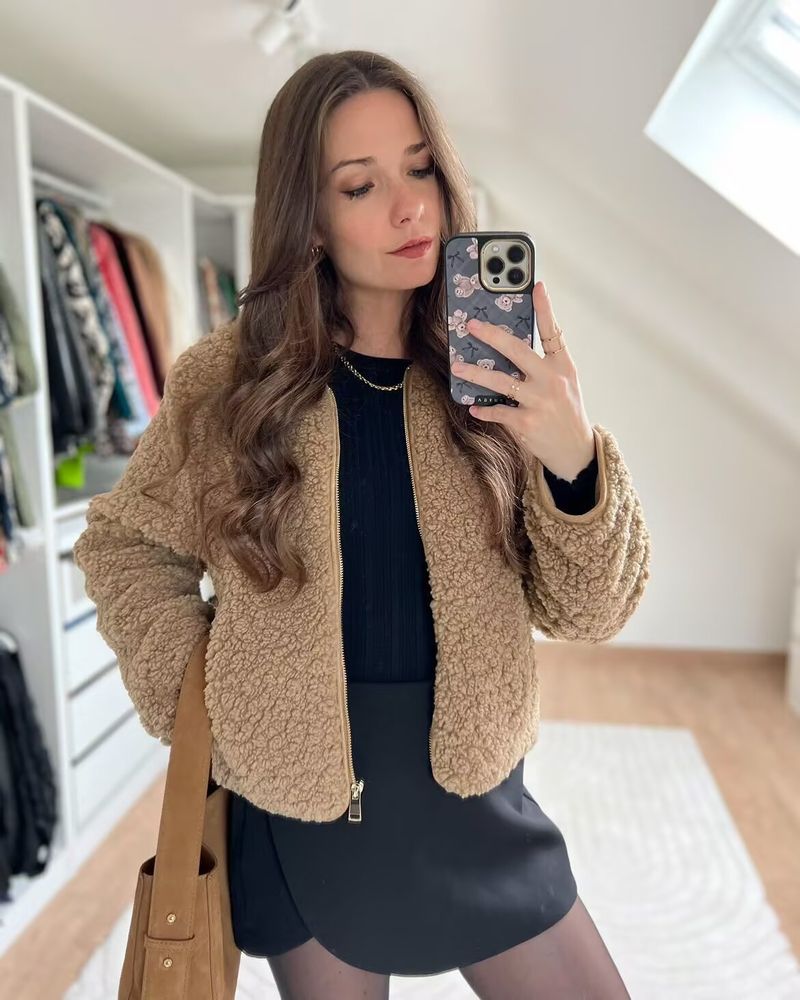 Chaqueta polar con cremallera de moda para mujer: prenda exterior suave y elegante con efecto 3D, cuello redondo y botones (caqui, talla S/M/L)_voghion.com