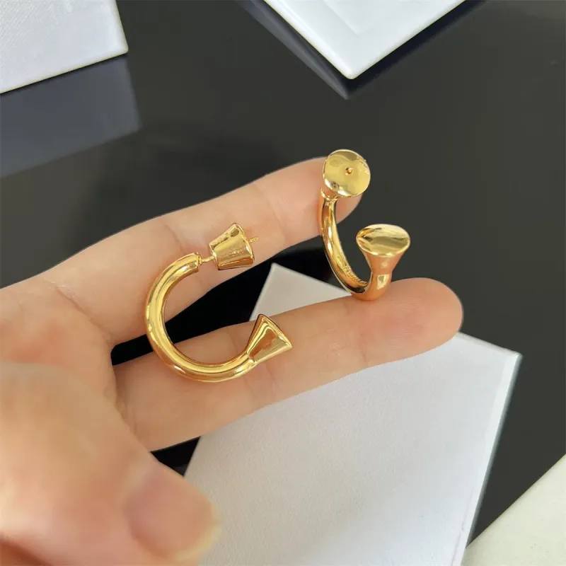 2025 Neue glänzende Ohrringe im europäisch-amerikanischen Stil – schlicht und modisch, C-förmig, vielseitig und elegant._voghion.com