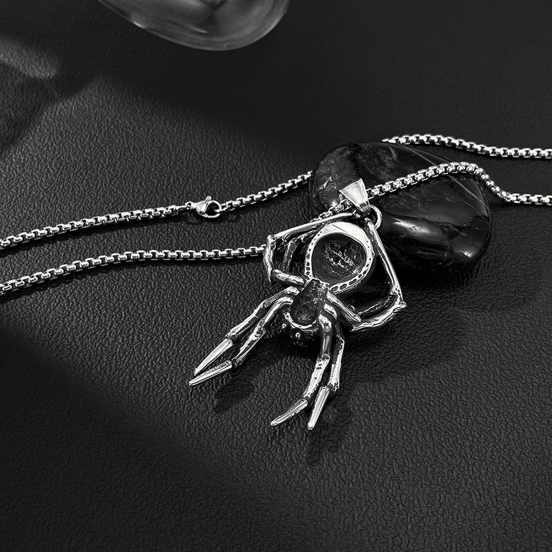 Collana con ciondolo a forma di ragno in acciaio inossidabile in stile punk da uomo - Gioielli gotici hip hop per audaci dichiarazioni di moda. Ciondolo a forma di ragno in acciaio al titanio._voghion.com