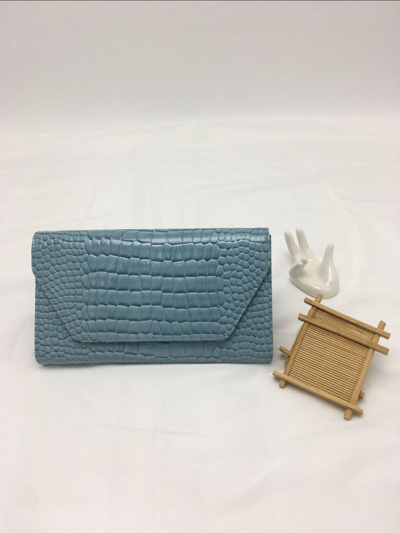 2025 New Crocodile Pattern Genuine Leather Clutch Fashion Versatile Envelope Bag Large Capacity Women's Cowhide Handbag_voghion.com