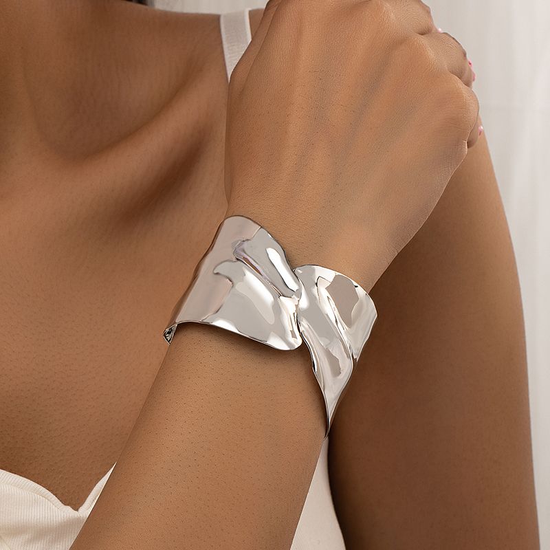 Hip-Hop-Retro-Armreif mit einfarbiger Legierungsbeschichtung und vergoldetem Damenarmband_voghion.com