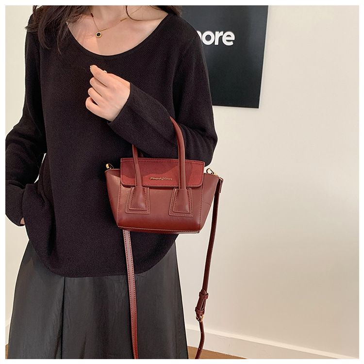High end handheld smiley face 2024 new temperament bags, women's vegetable basket bucket bag, single shoulder wing bag_voghion.com