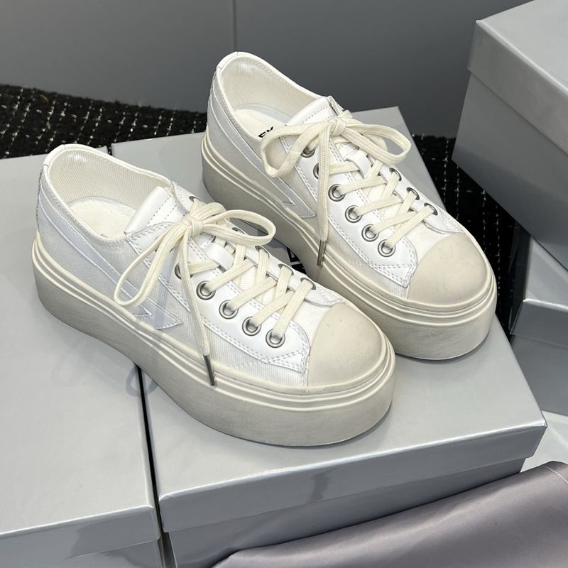 2026 Nuove scarpe in tela con suola spessa per donna con design a croce floreale, design a blocchi di colore bianco e nero che aumenta l'altezza_voghion.com