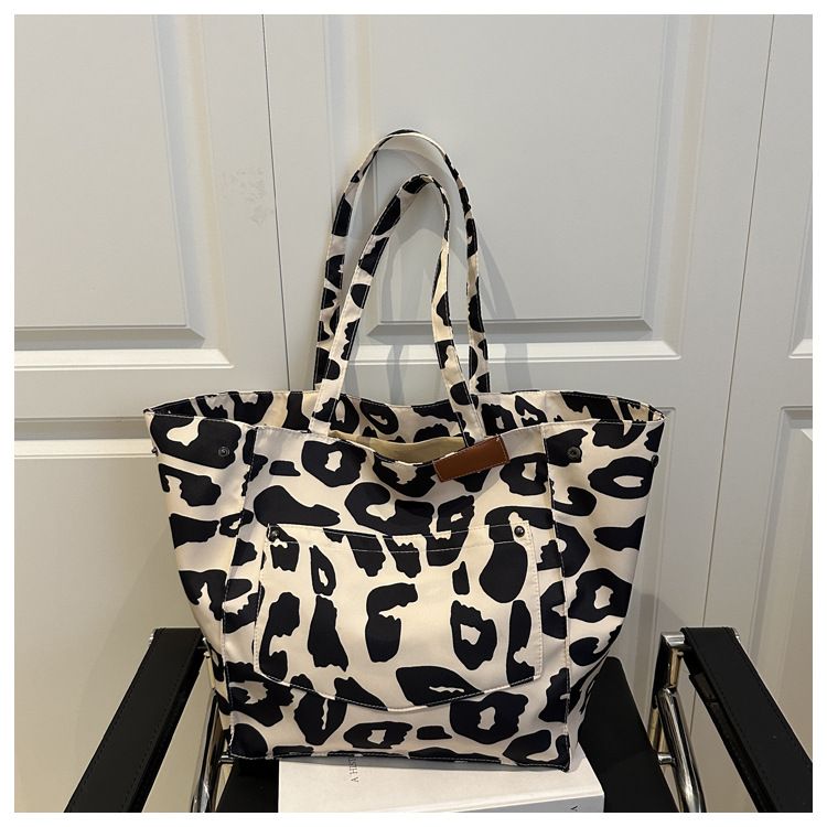 Leopard Print Canvas Tote Bag Women's Large-capacity Bag Portable Commuter Bag Versatile Shoulder Mommy Bag_voghion.com