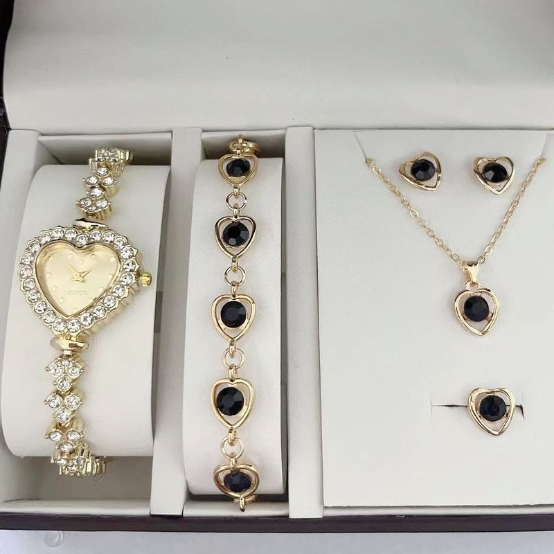 Ensemble montre-collier, boucles d'oreilles et bague à quartz, version coréenne 2024, simple et compact, cadran en forme de cœur, serti de diamants_voghion.com