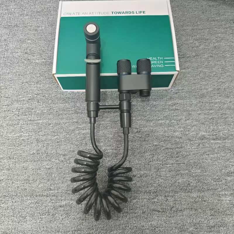 Voll Koffer Companion Wandmontéiert 4-Punkt Haushaltsspül-Toilette, Héichdrock-Wénkelventil-Kraan, Toilette_voghion.com
