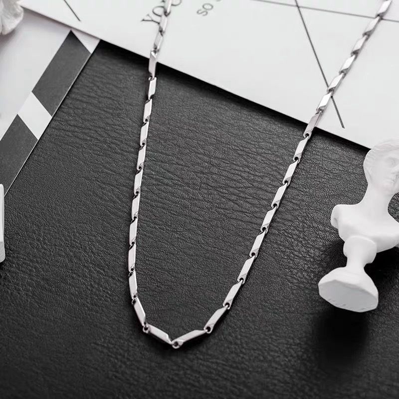 Necklace For Men Hip Hop Ins Clavicle Cuban Men's Light Luxury Niche Titanium Steel Sweater Chain Minimalist Style_voghion.com