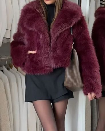 Eleganter burgunderroter Kunstpelzmantel mit Reverskragen – Kurze Winterjacke für Damen, warmes Fleecefutter, stylische Oberbekleidung fürs Büro & die Freizeit_voghion.com