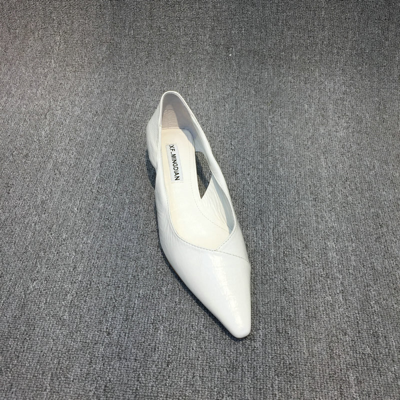 Scarpe singole con tacco basso comode e appuntite da donna, in pelle cerata e oliata, primavera e autunno 2023_voghion.com